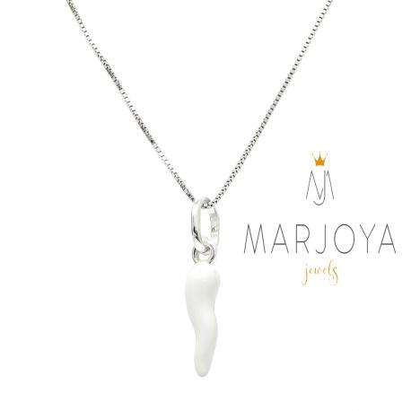 Collana con cornetto piccolo smaltato bianco in argento 925